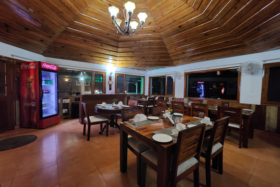 couple friendly resorts in kasauli