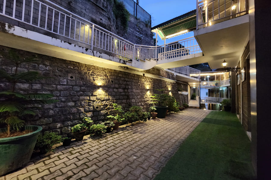 couple friendly resorts in kasauli